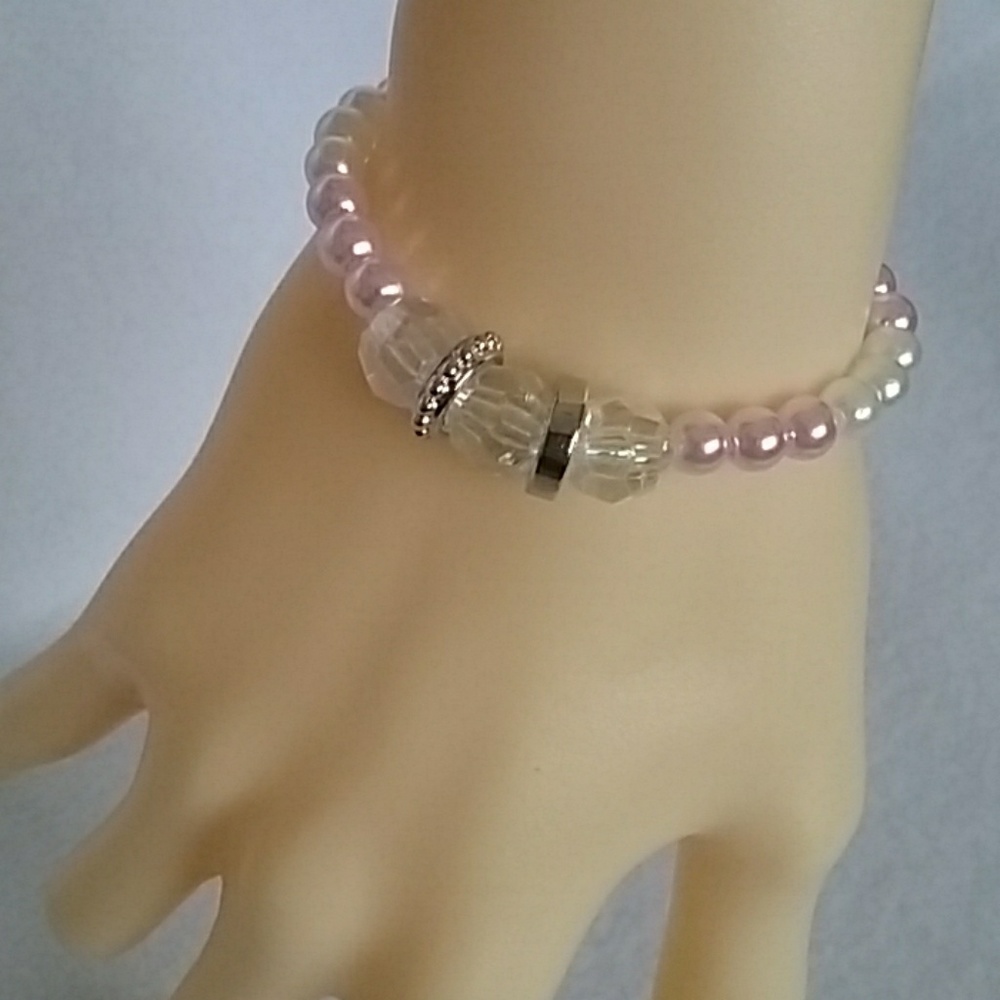 Pink and white beaded stretch bracelet